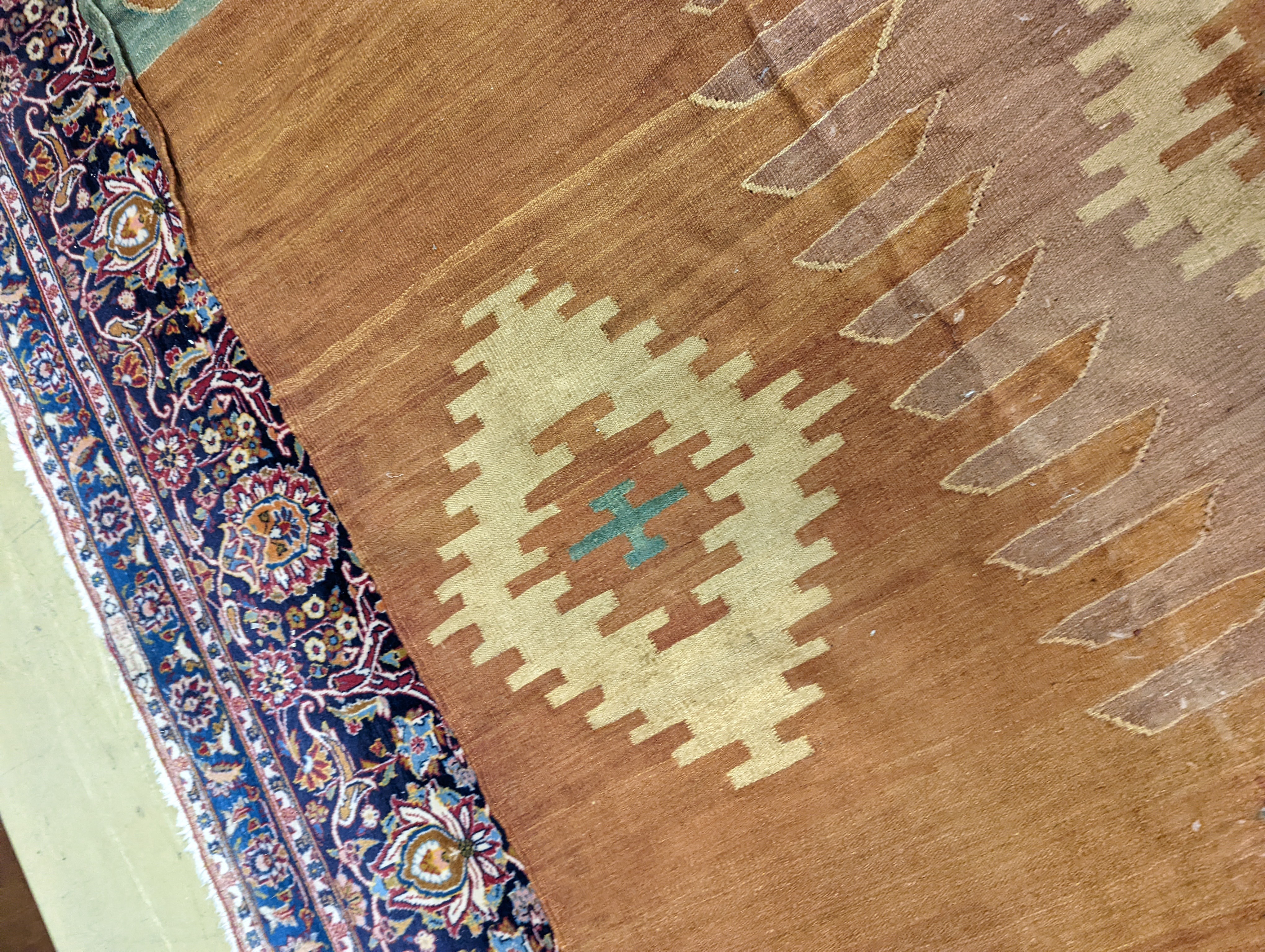 A Kelim carpet 308 x 213cm